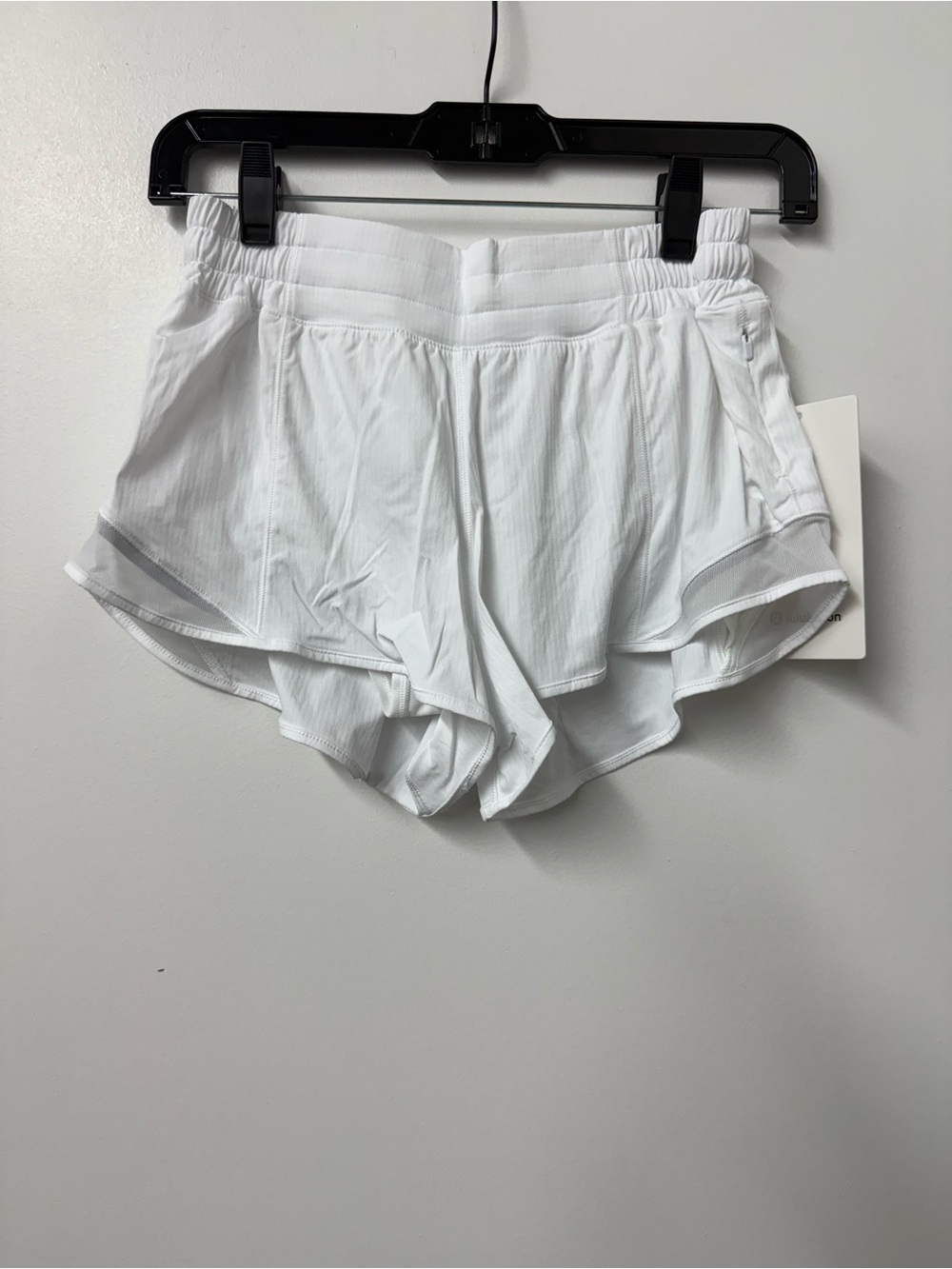 LuluLemon Hotty Hot LR Short 2.5” *Lined in White